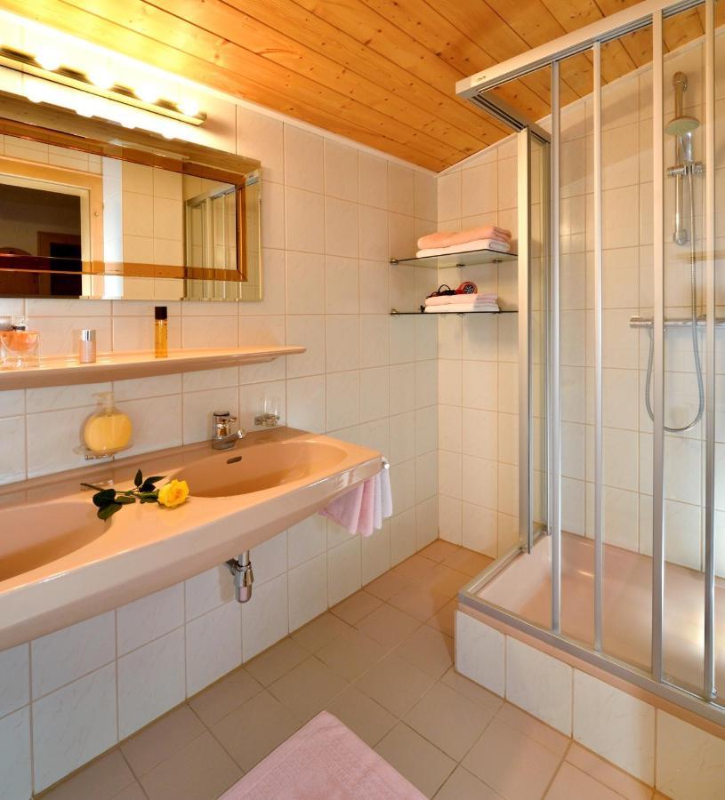 Haus Christaldo Bed & Breakfast Sankt Anton am Arlberg Dış mekan fotoğraf