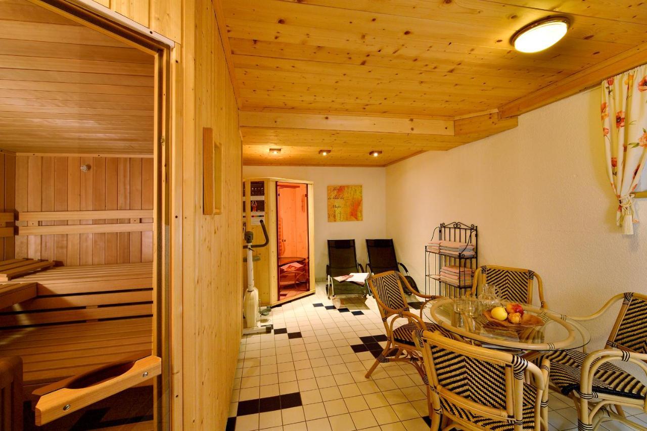 Haus Christaldo Bed & Breakfast Sankt Anton am Arlberg Dış mekan fotoğraf