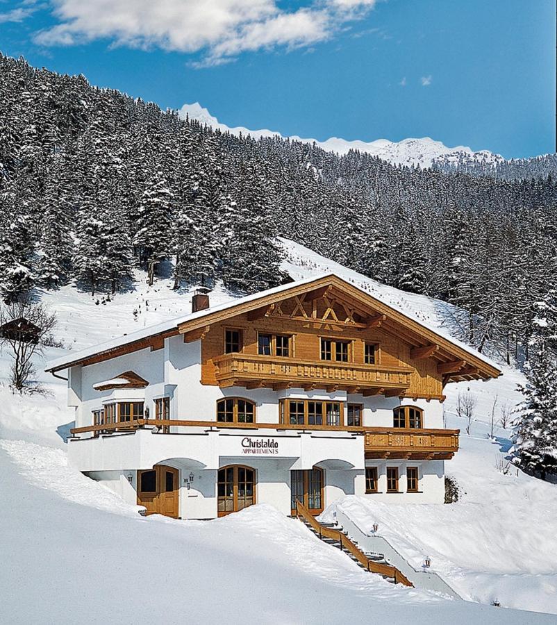 Haus Christaldo Bed & Breakfast Sankt Anton am Arlberg Dış mekan fotoğraf