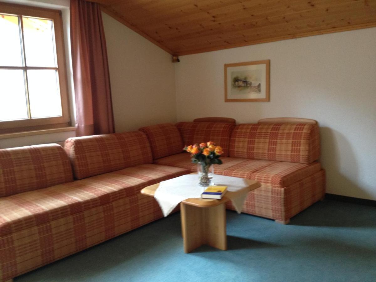 Haus Christaldo Bed & Breakfast Sankt Anton am Arlberg Dış mekan fotoğraf