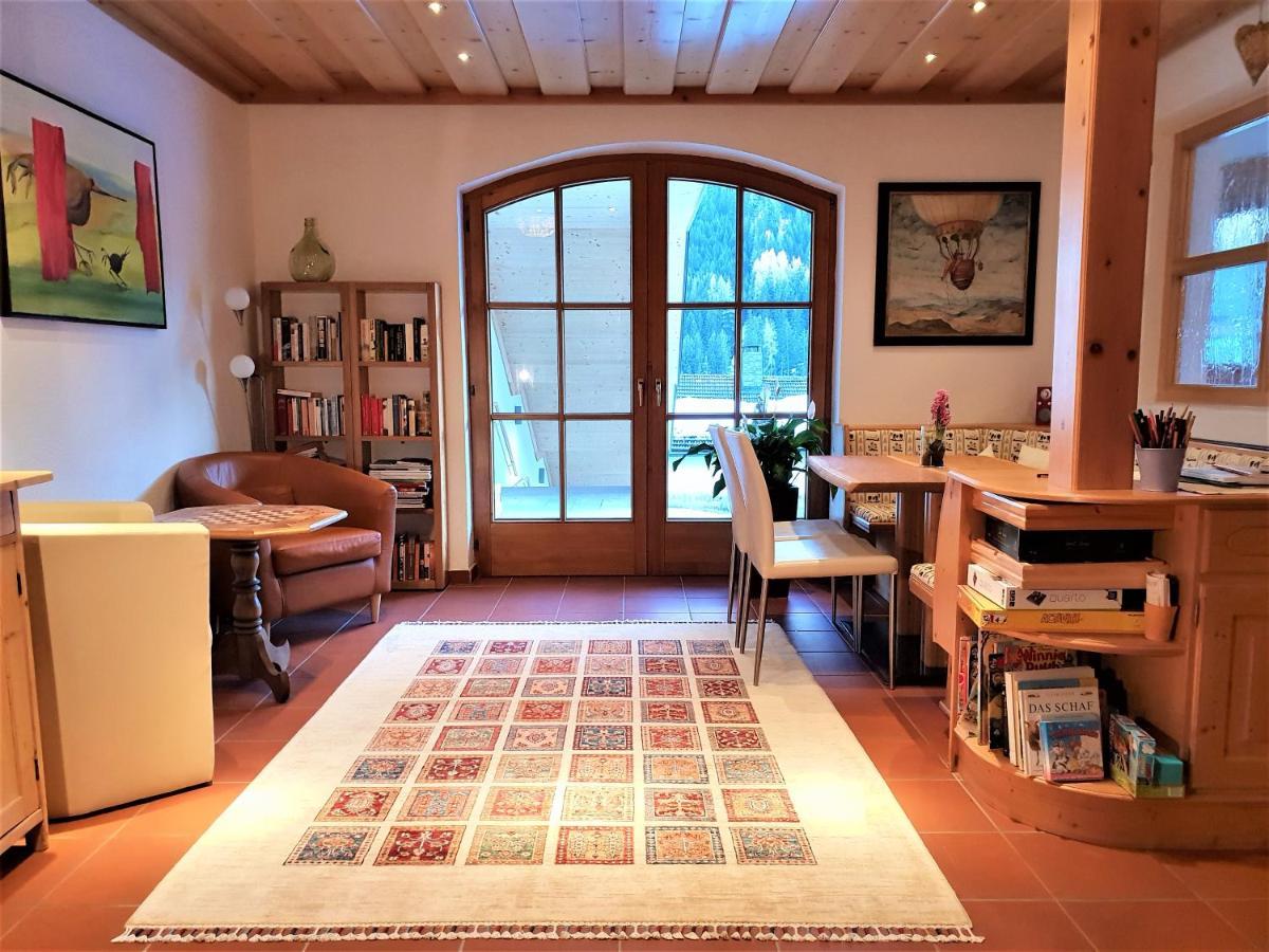 Haus Christaldo Bed & Breakfast Sankt Anton am Arlberg Dış mekan fotoğraf