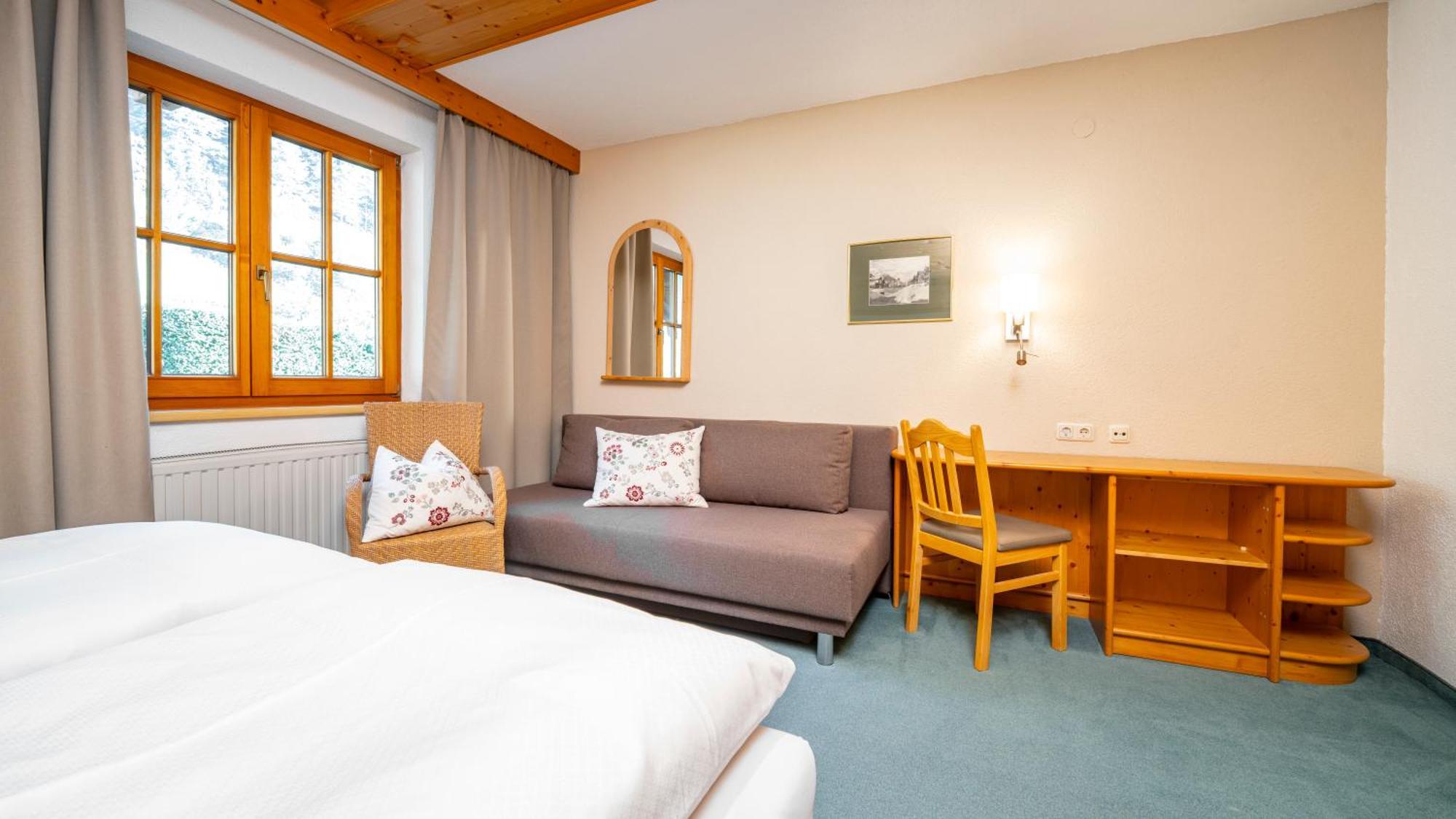 Haus Christaldo Bed & Breakfast Sankt Anton am Arlberg Dış mekan fotoğraf